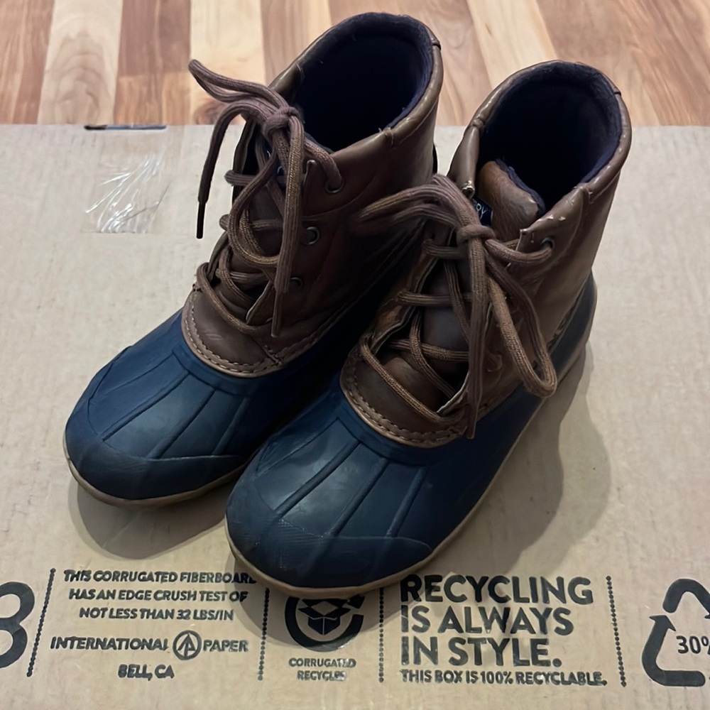 Boys Sperry boots